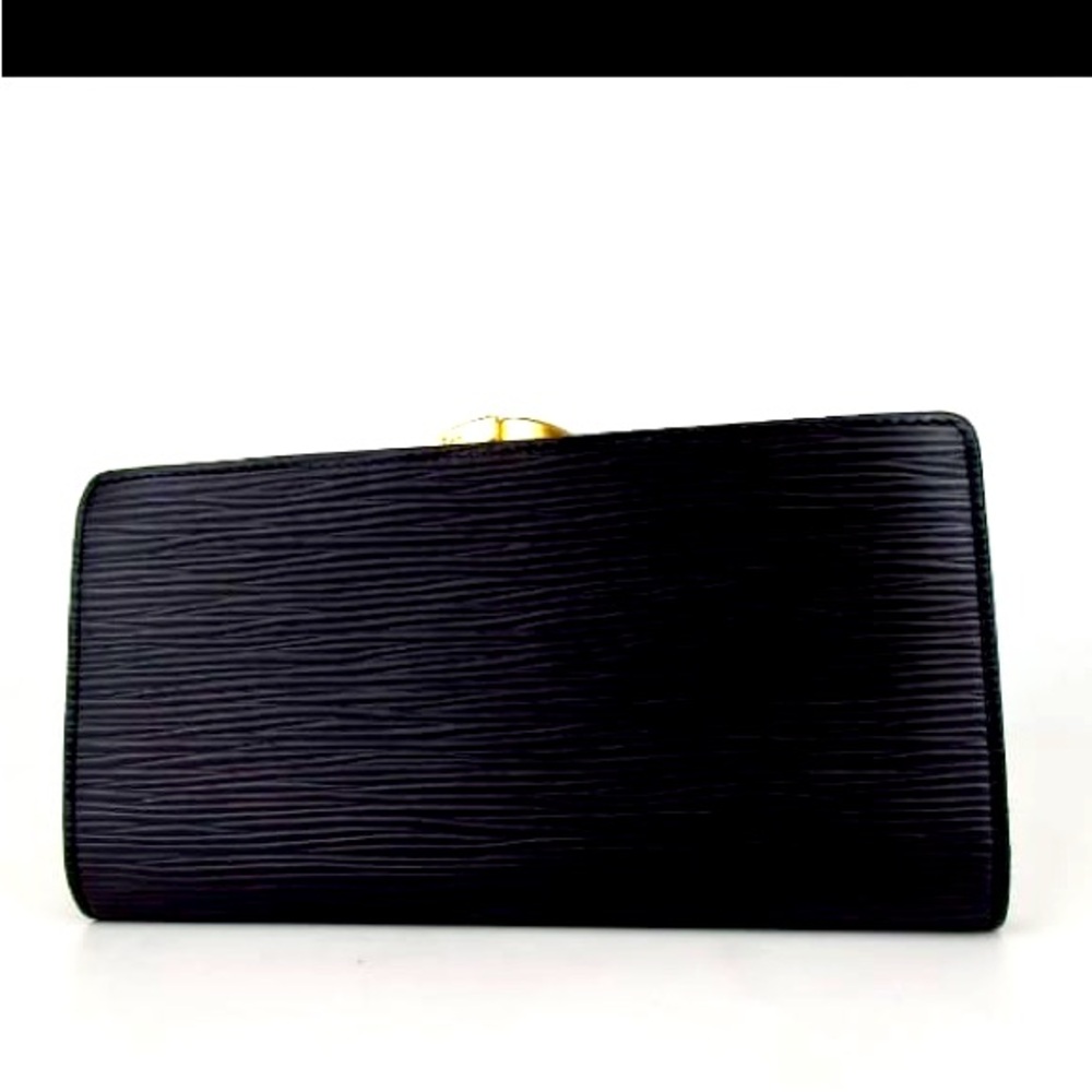 NWOT 1500$ LV EPI Black Clutch with Kiss lock